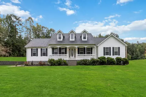 Exterior - 20 Oak Leaf Ln, Williamsburg, KY 40769 photo 2 of 9