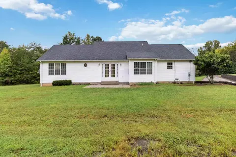 Exterior - 20 Oak Leaf Ln, Williamsburg, KY 40769 photo 6 of 9