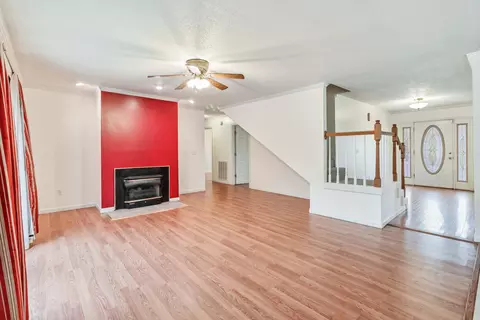 Living - 20 Oak Leaf Ln, Williamsburg, KY 40769 photo 6 of 11