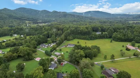 View/Area - 20 Oak Leaf Ln, Williamsburg, KY 40769 photo 6 of 12