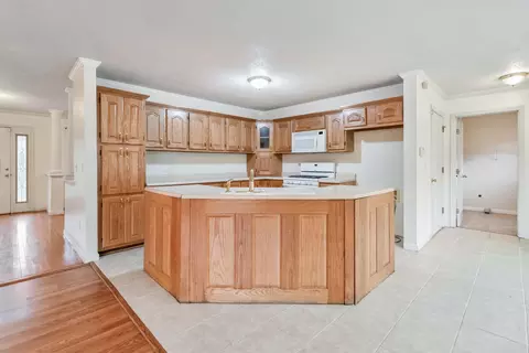 Kitchen - 20 Oak Leaf Ln, Williamsburg, KY 40769 photo 1 of 3
