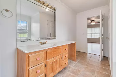 Bath - 20 Oak Leaf Ln, Williamsburg, KY 40769 photo 3 of 4
