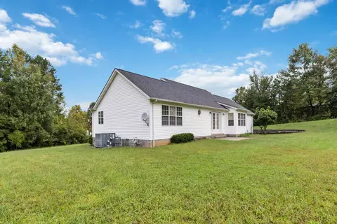 Exterior - 20 Oak Leaf Ln, Williamsburg, KY 40769 photo 5 of 9