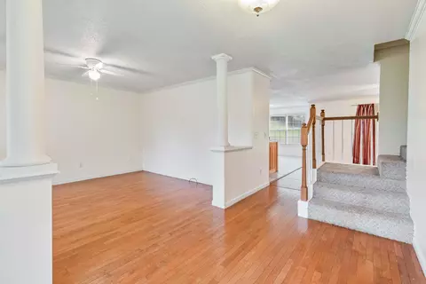 Living - 20 Oak Leaf Ln, Williamsburg, KY 40769 photo 1 of 11