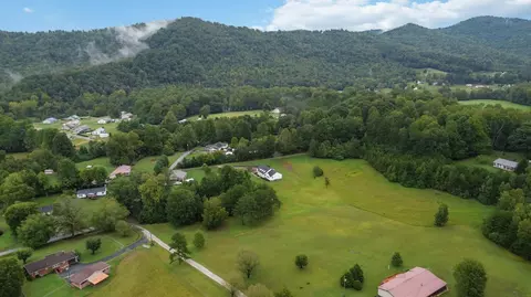 View/Area - 20 Oak Leaf Ln, Williamsburg, KY 40769 photo 7 of 12