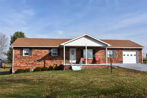 8037 Stonelick Rd, Maysville, KY 41056
