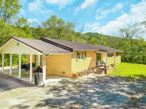 56 Dingus Btm, Martin, KY 41649