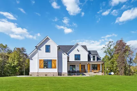 242 Holly Ln, London, KY 40741