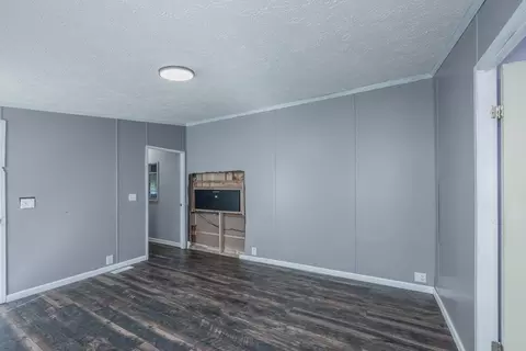 Living - 1860 Junction Pike, Berry, KY 41003 photo 5 of 5