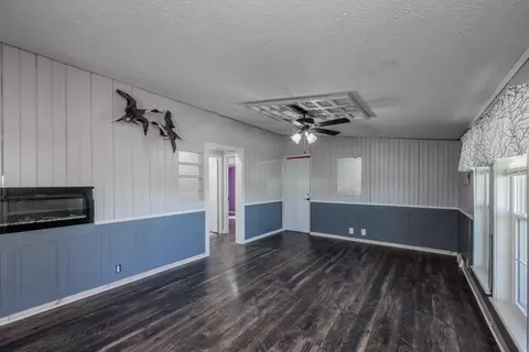 Living - 1860 Junction Pike, Berry, KY 41003 photo 1 of 5