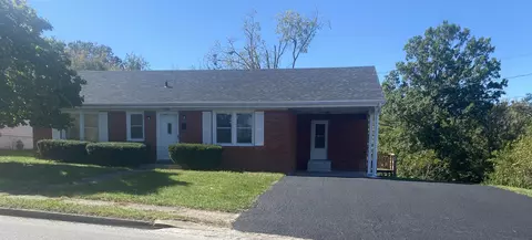 528 S College St, Harrodsburg, KY 40330