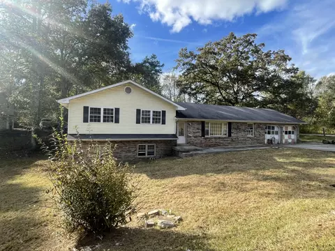 306 State Garage Rd, Whitley City, KY 42653