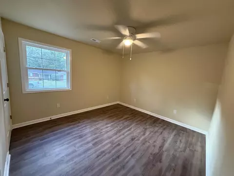 Bedroom - 258 Dantley Dr, Corbin, KY 40701 photo 4 of 5