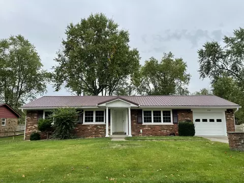 229 Hawthorne Dr, Frankfort, KY 40601