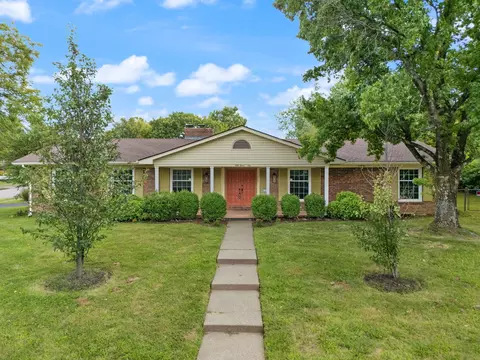 1800 Joan Dr, Lexington, KY 40505