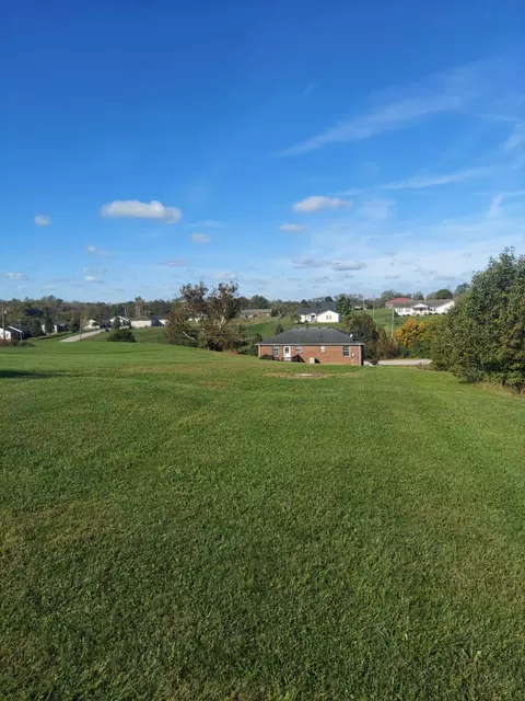 313 Brandon Ct, Berea, KY 40403 photo 6