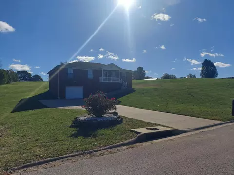 313 Brandon Ct, Berea, KY 40403 photo 4