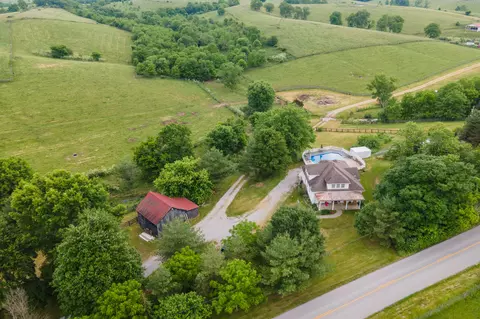 239 Bunker Hill Rd, Paris, KY 40361