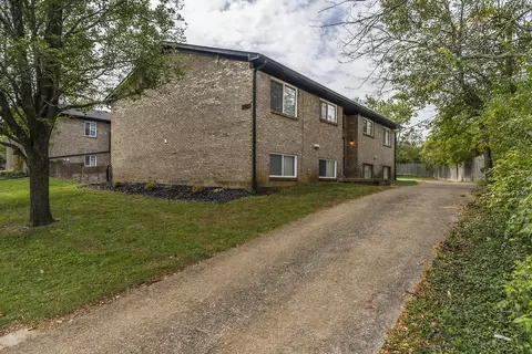 2820 Snow Rd, Lexington, KY 40517