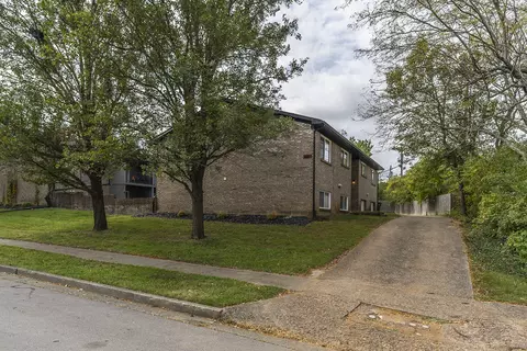 2824 Snow Rd, Lexington, KY 40517