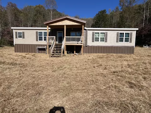 679 Dora Clark Rd, Flat Lick, KY 40935