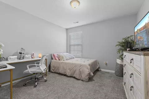 Bedroom - 152 John Davis Dr, Georgetown, KY 40324 photo 6 of 7