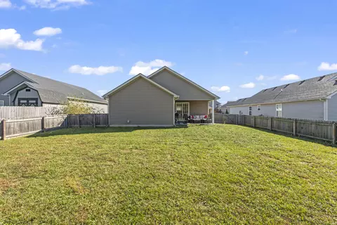 Exterior - 152 John Davis Dr, Georgetown, KY 40324 photo 4 of 5
