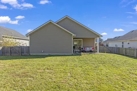 Exterior - 152 John Davis Dr, Georgetown, KY 40324 photo 3 of 5