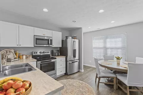 Kitchen - 152 John Davis Dr, Georgetown, KY 40324 photo 1 of 3