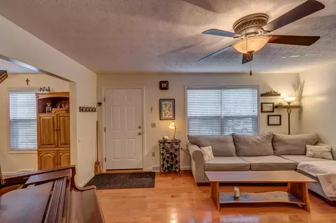 Entry Way - 247 Marcellus Dr, Berea, KY 40403 photo 2 of 9
