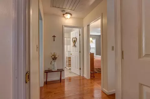 Entry Way - 247 Marcellus Dr, Berea, KY 40403 photo 5 of 9
