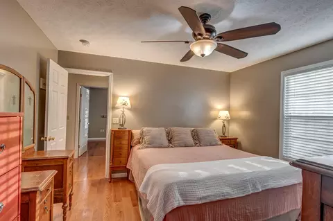 Bedroom - 247 Marcellus Dr, Berea, KY 40403 photo 2 of 12