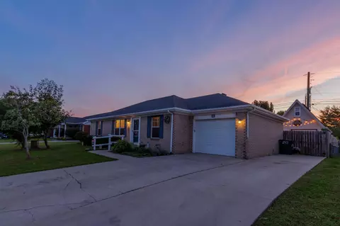 Exterior - 247 Marcellus Dr, Berea, KY 40403 photo 2 of 15