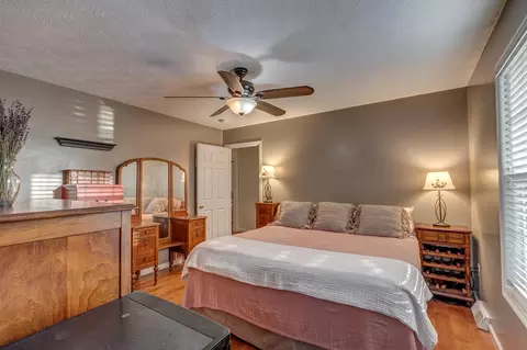 Bedroom - 247 Marcellus Dr, Berea, KY 40403 photo 3 of 12