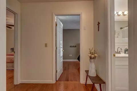 Entry Way - 247 Marcellus Dr, Berea, KY 40403 photo 6 of 9