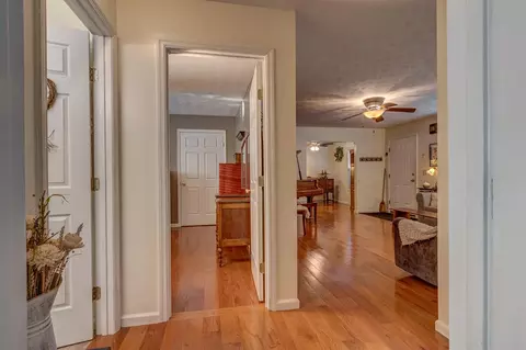 Entry Way - 247 Marcellus Dr, Berea, KY 40403 photo 4 of 9