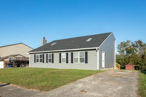 430 Country Club Dr, Winchester, KY 40391