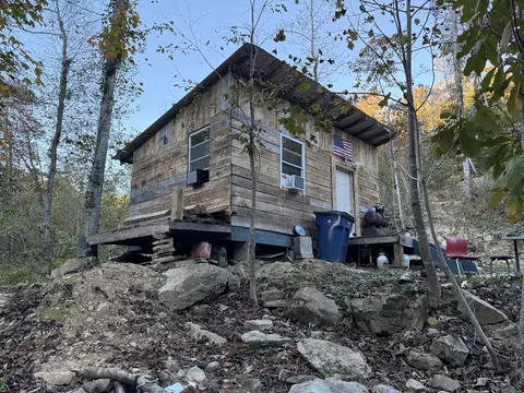 8 Hwy 89, Livingston, KY 40445