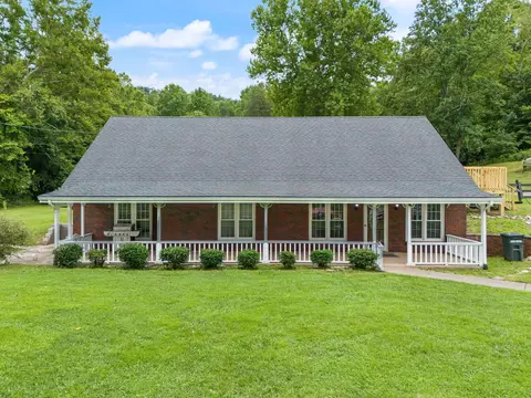 360 Sweetlick Rd, Irvine, KY 40336