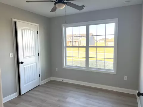 211 Brook Cv, Berea, KY 40403 photo 5