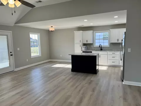 211 Brook Cv, Berea, KY 40403 photo 3