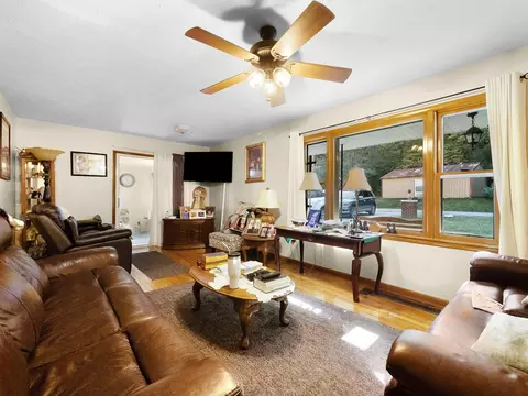 39 S Daniels Crk, Van Lear, KY 41265 photo 28