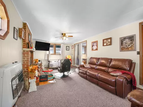 39 S Daniels Crk, Van Lear, KY 41265 photo 24