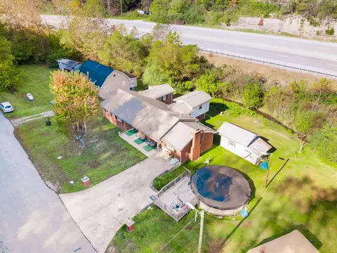 39 S Daniels Crk, Van Lear, KY 41265 photo 8
