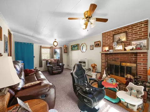 39 S Daniels Crk, Van Lear, KY 41265 photo 23