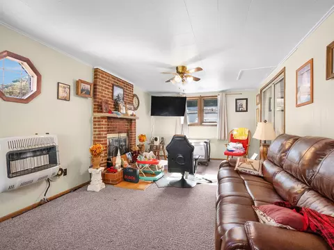 39 S Daniels Crk, Van Lear, KY 41265 photo 26