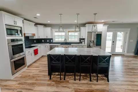 Kitchen - 2953 Texas School Rd, Eubank, KY 42567 photo 2 of 18