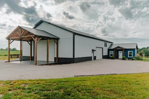 Exterior - 2953 Texas School Rd, Eubank, KY 42567 photo 3 of 34