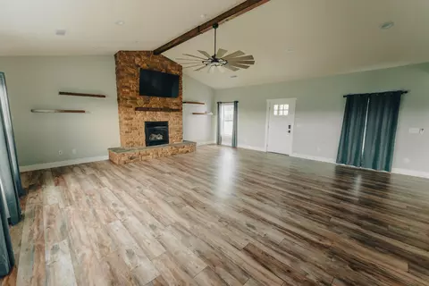 Living - 2953 Texas School Rd, Eubank, KY 42567 photo 3 of 11