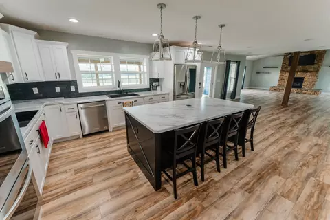 Kitchen - 2953 Texas School Rd, Eubank, KY 42567 photo 3 of 18